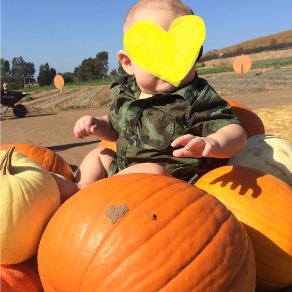 BabyGAP camo romper - Picture 3 of 3